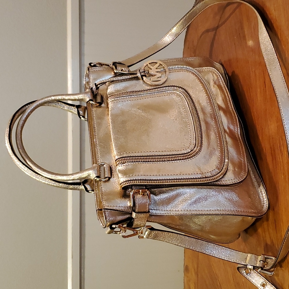 *SALE* Like NEW Michael Kors gold Naomi bag